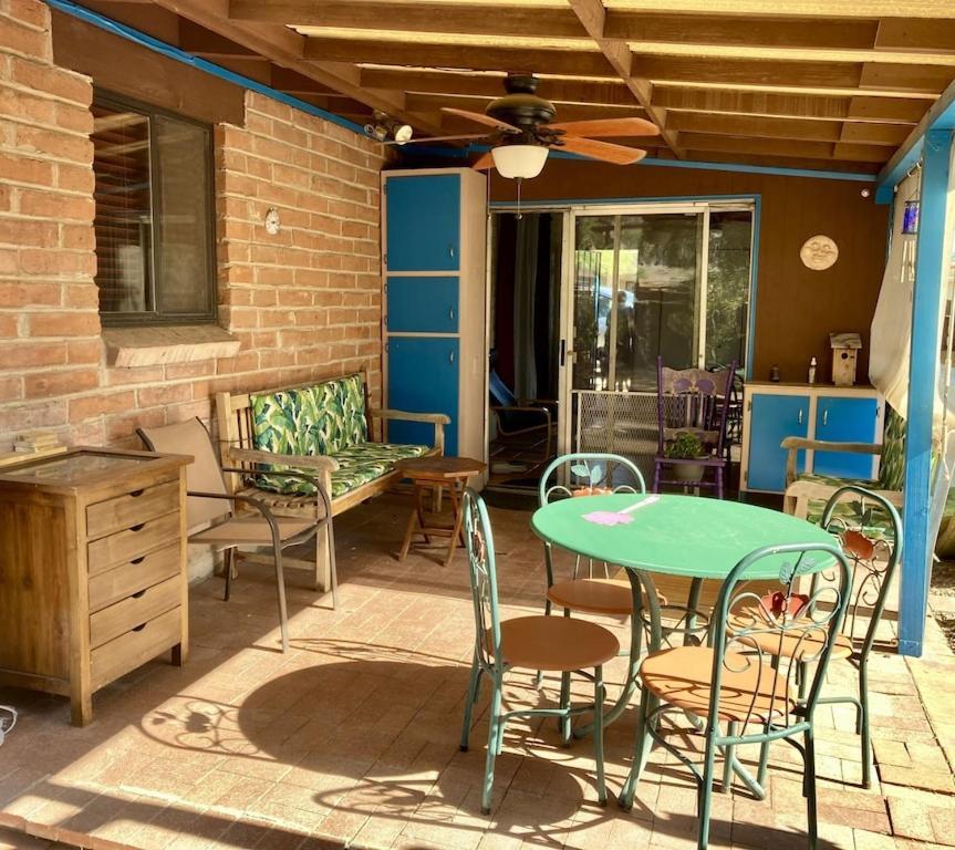Casa Azul - Cute Centrally Located Adobe With Large Fenced Outdoor Living For Pets And Adults, Non-Smoking Tucson Zewnętrze zdjęcie