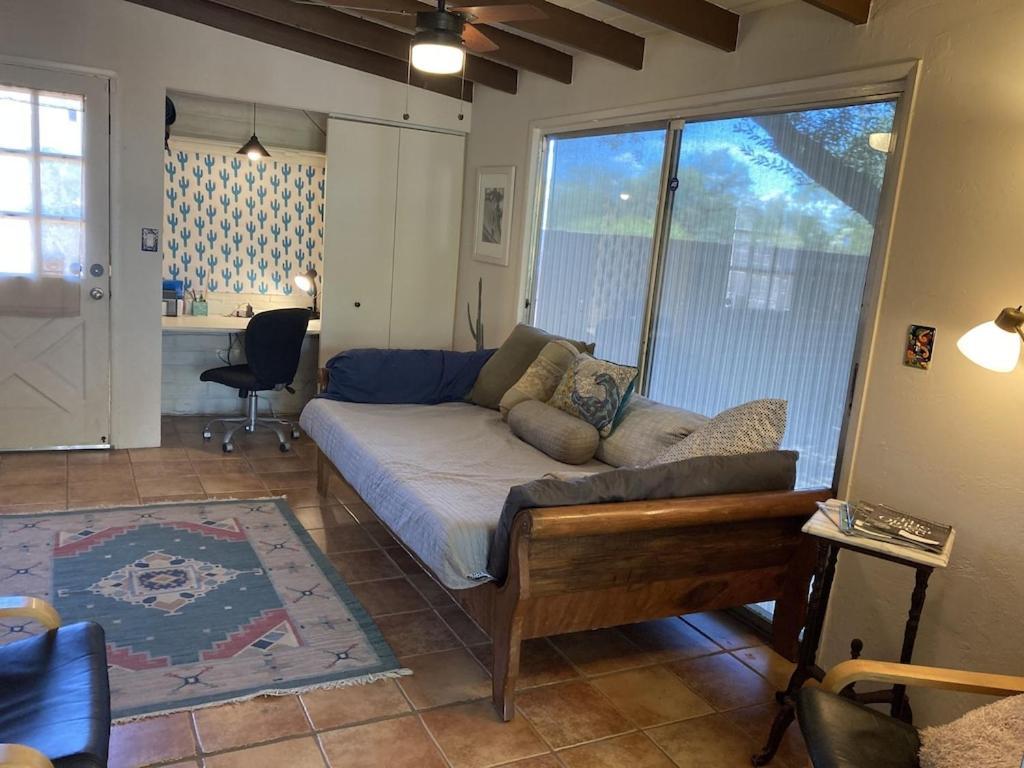 Casa Azul - Cute Centrally Located Adobe With Large Fenced Outdoor Living For Pets And Adults, Non-Smoking Tucson Zewnętrze zdjęcie